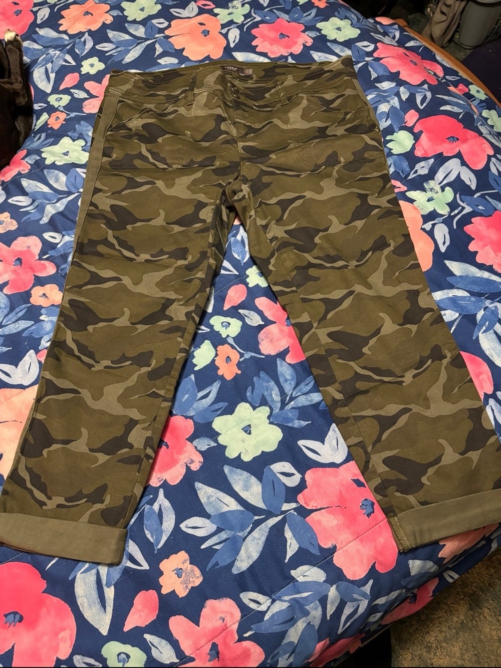 NWOT torrid Military twill Olive Green Camo Button-Fly Pants cuff up! Size 16!
